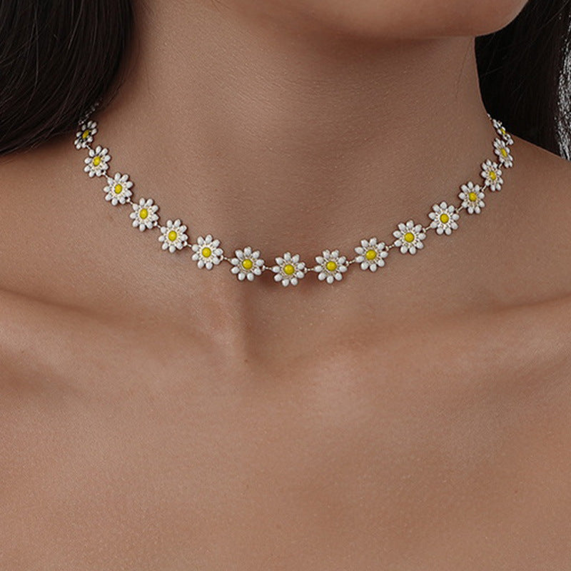 The Daisy Bloom Choker