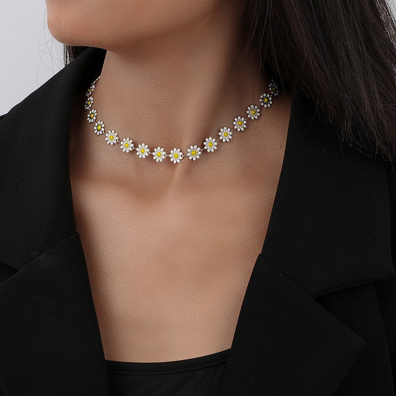 The Daisy Bloom Choker